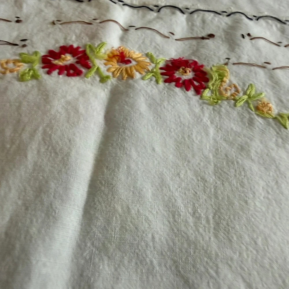 Vintage Hand Embroidered Floral Cross Tablecloth White Cotton Linen Table Runner